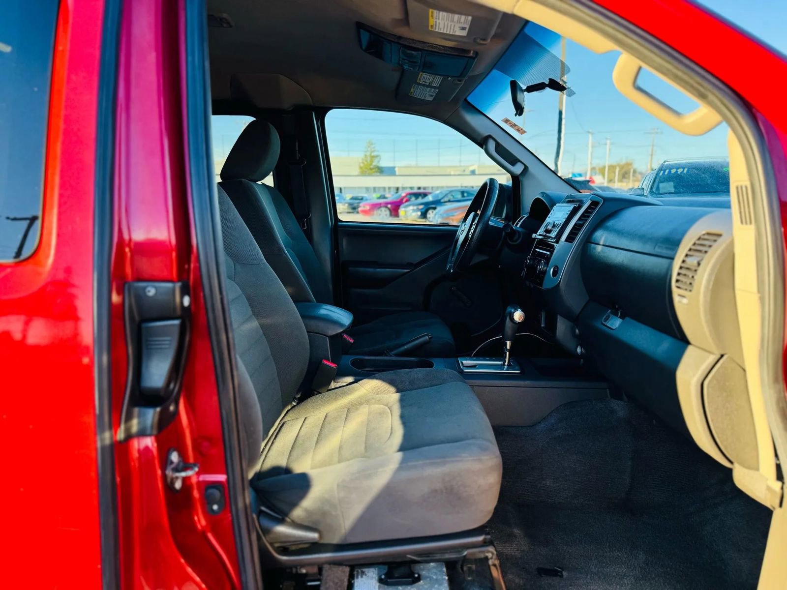 Used 2016 Nissan Frontier S image 12