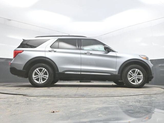 Used 2022 Ford Explorer XLT image 34
