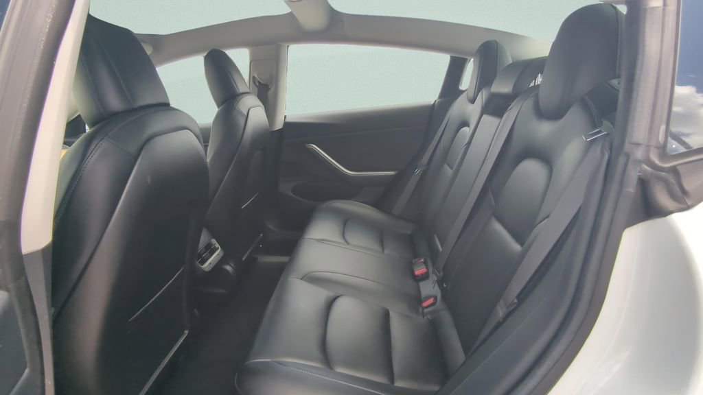 Used 2018 Tesla Model 3 Long Range image 17