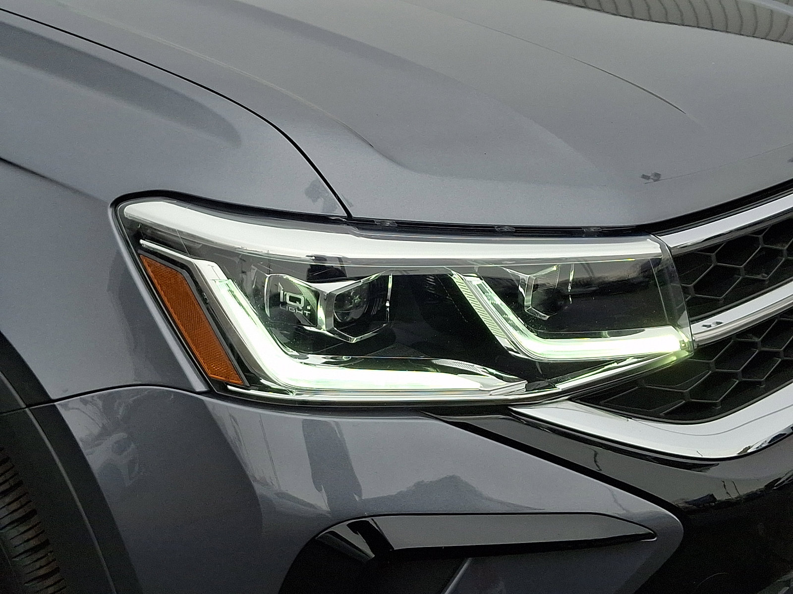 Used 2022 Volkswagen Taos SEL image 9