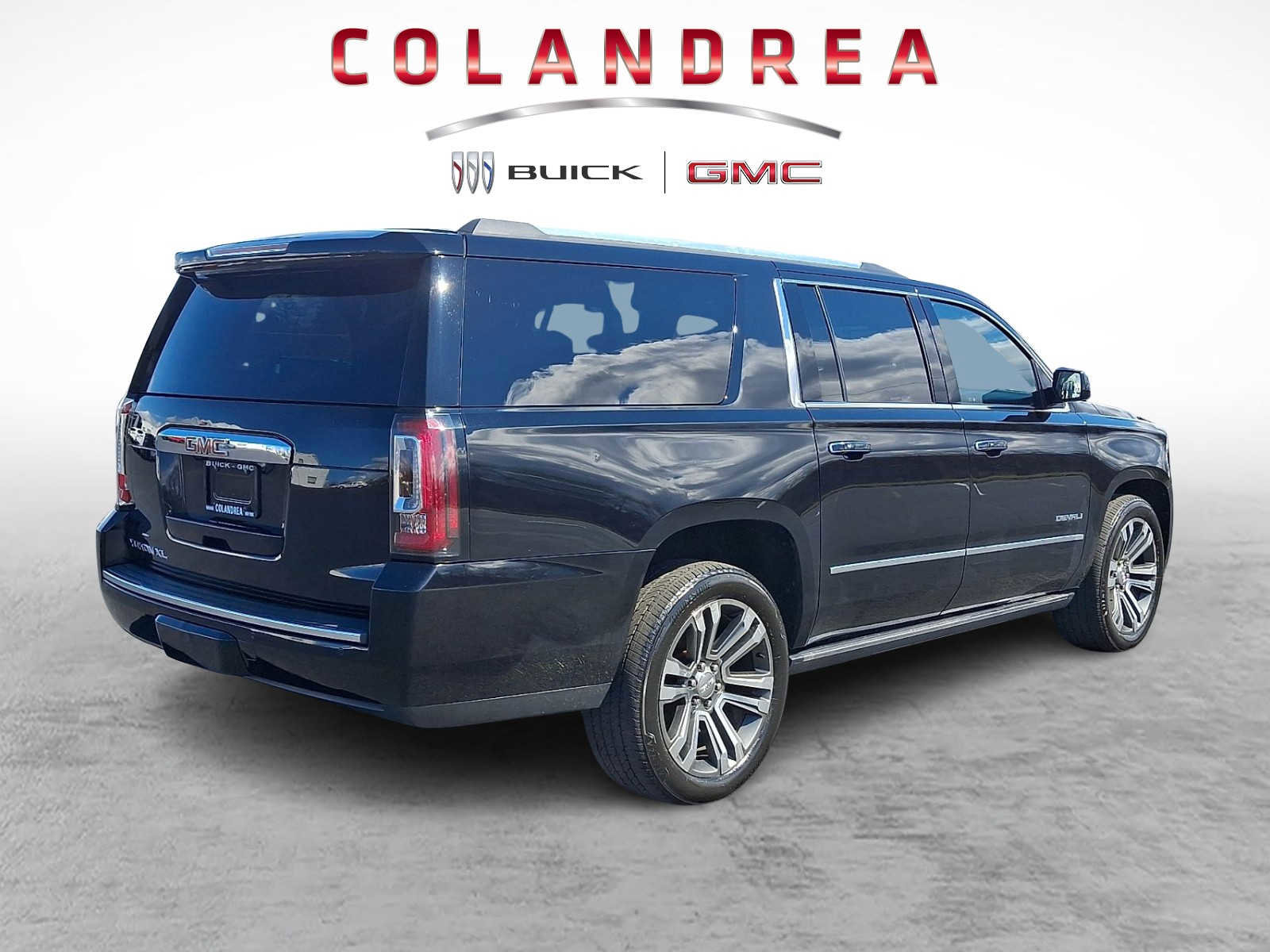 Used 2020 GMC Yukon XL Denali w/ Denali Premium Package image 6