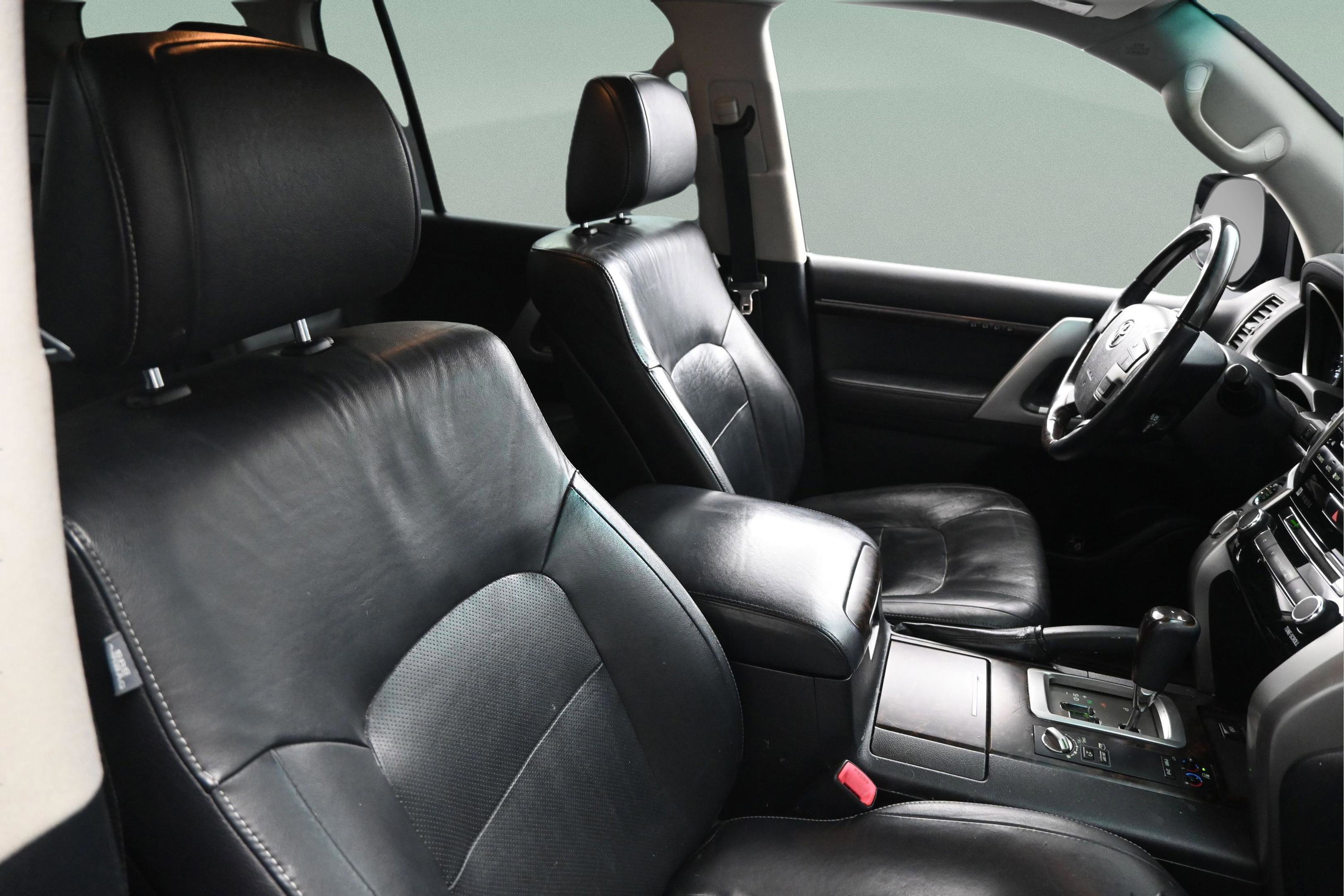 Used 2014 Toyota Land Cruiser AWD/4WD image 36