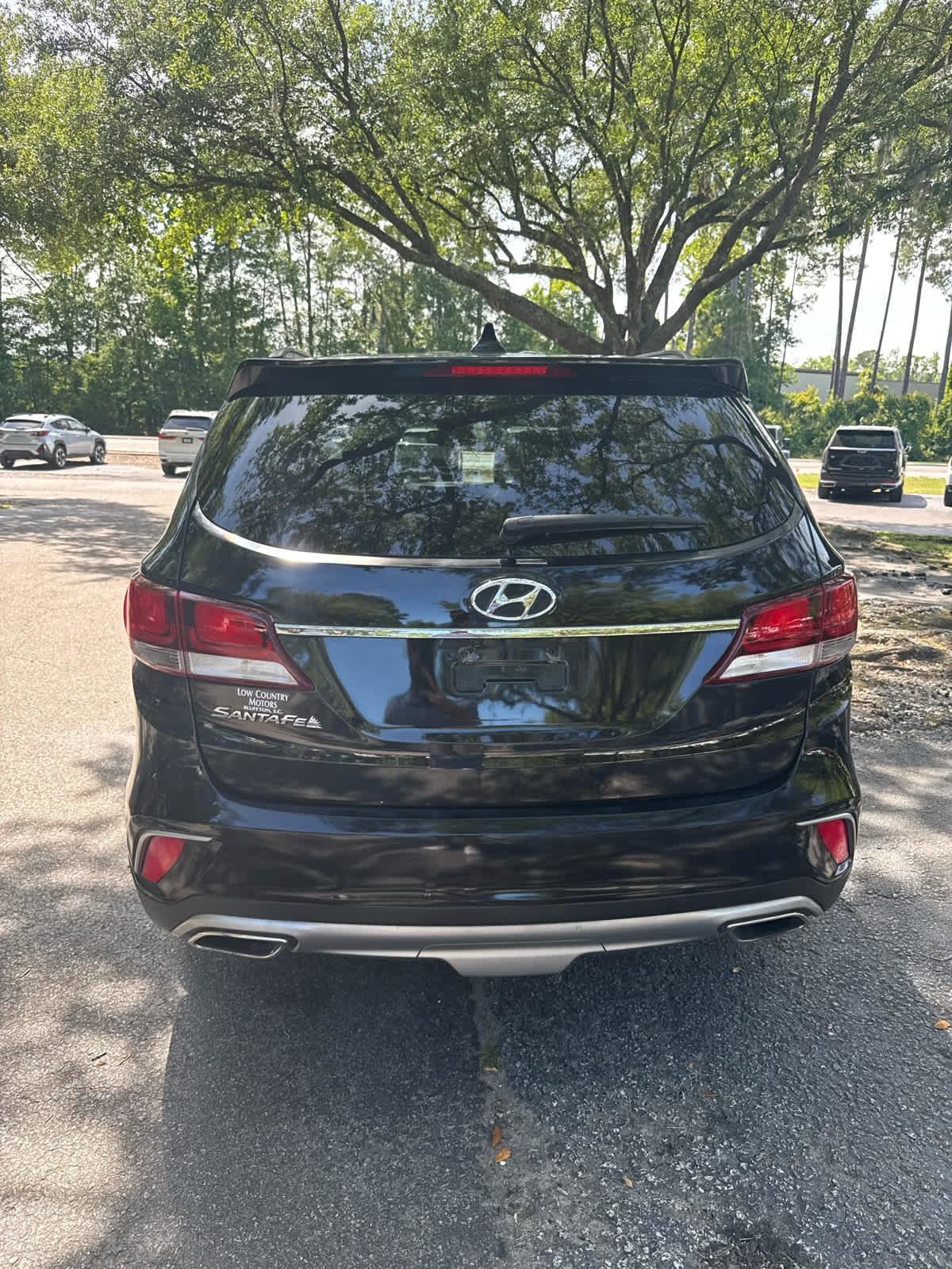 Used 2017 Hyundai Santa Fe SE FWD image 4
