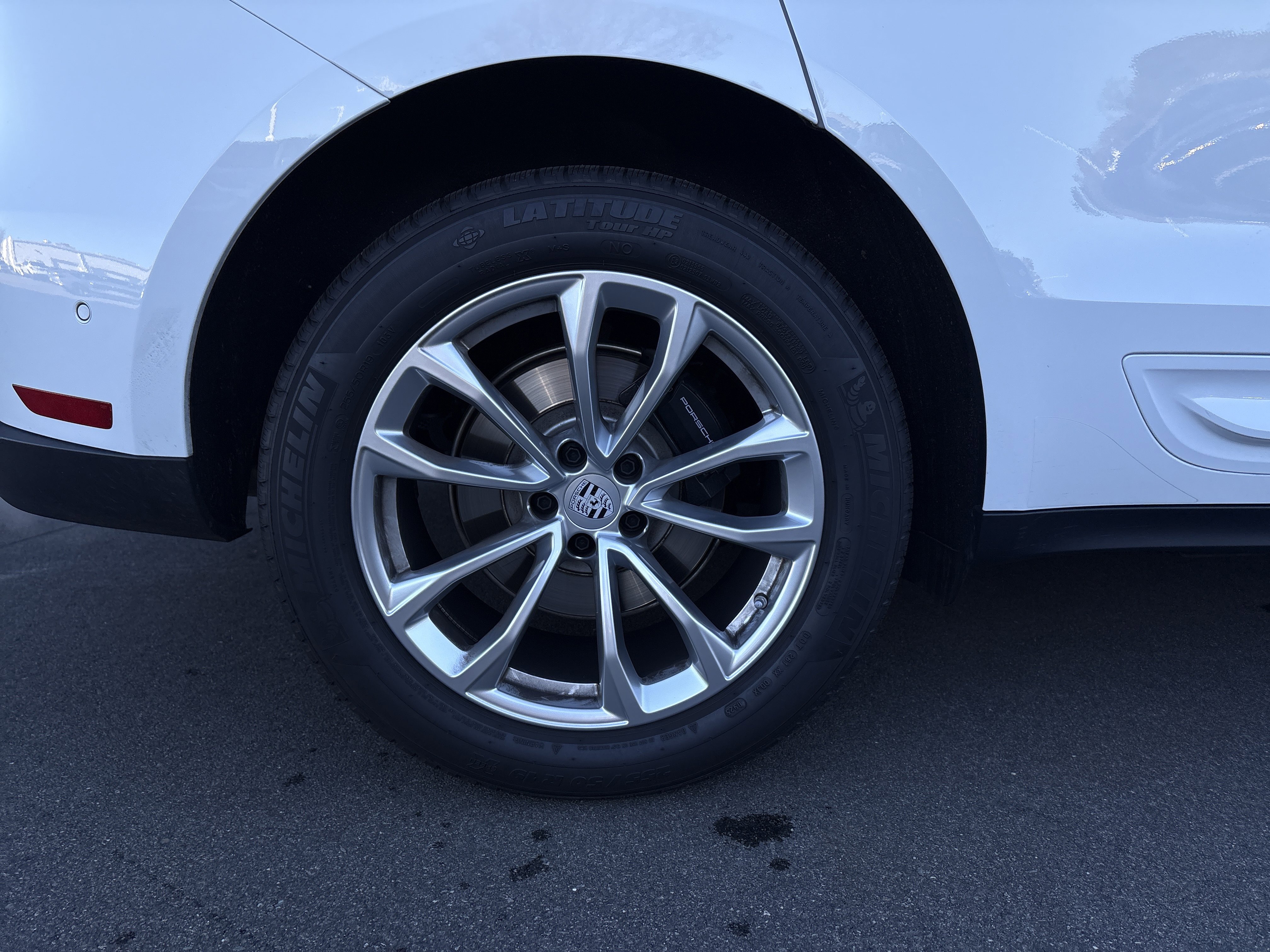 Certified 2025 Porsche Macan image 38