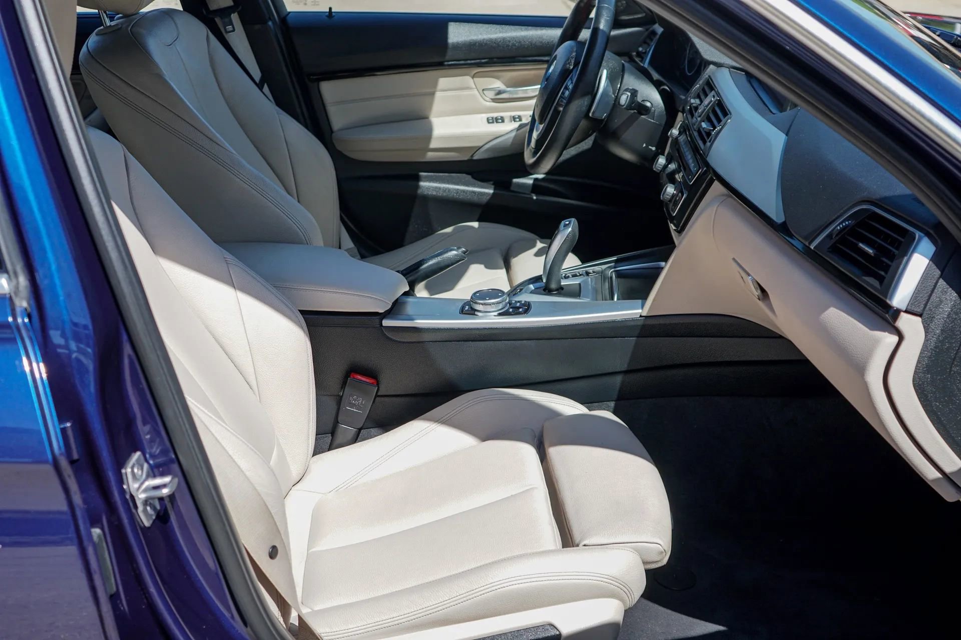 Used 2017 BMW 330e image 35