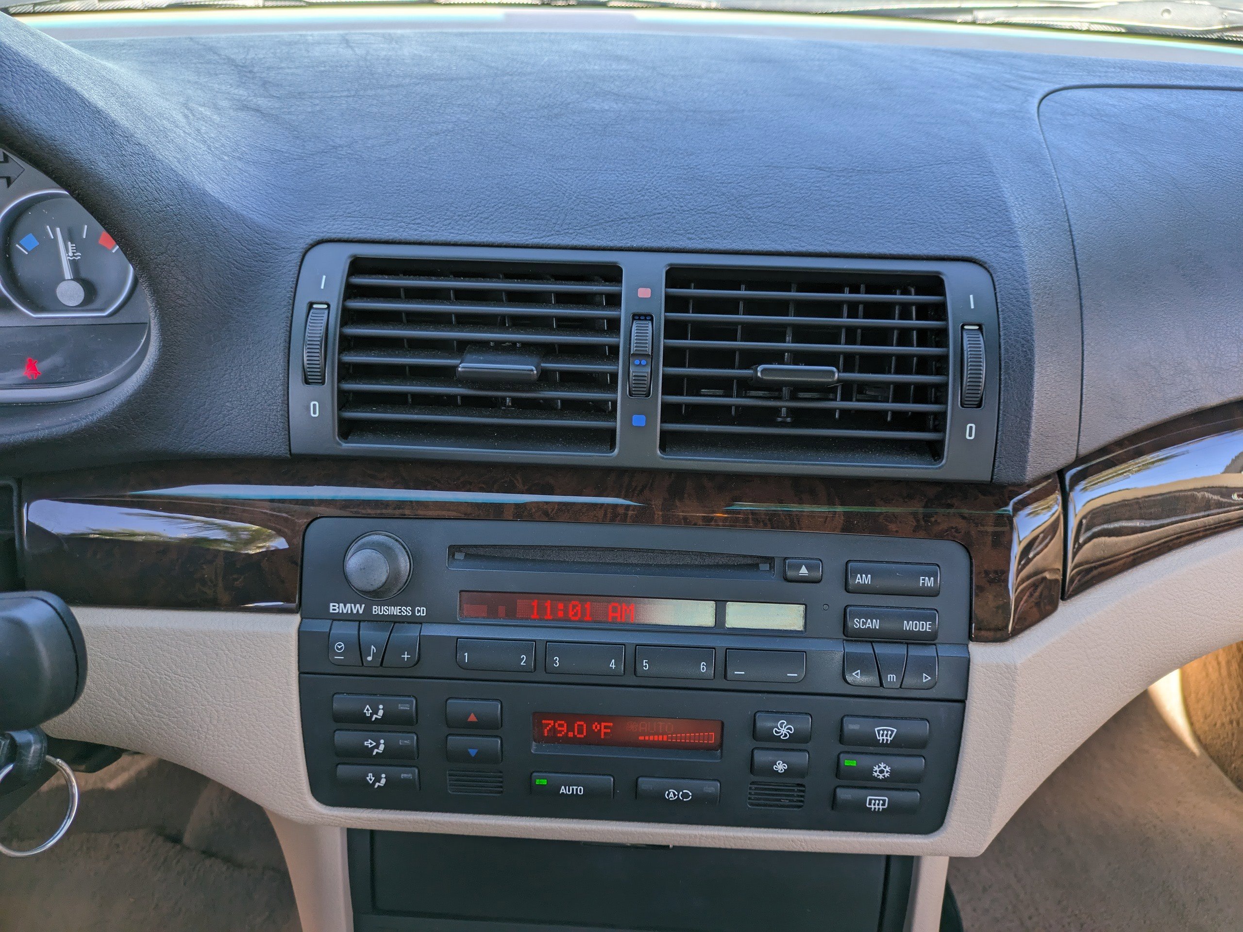 Used 2005 BMW 330Ci Convertible image 21