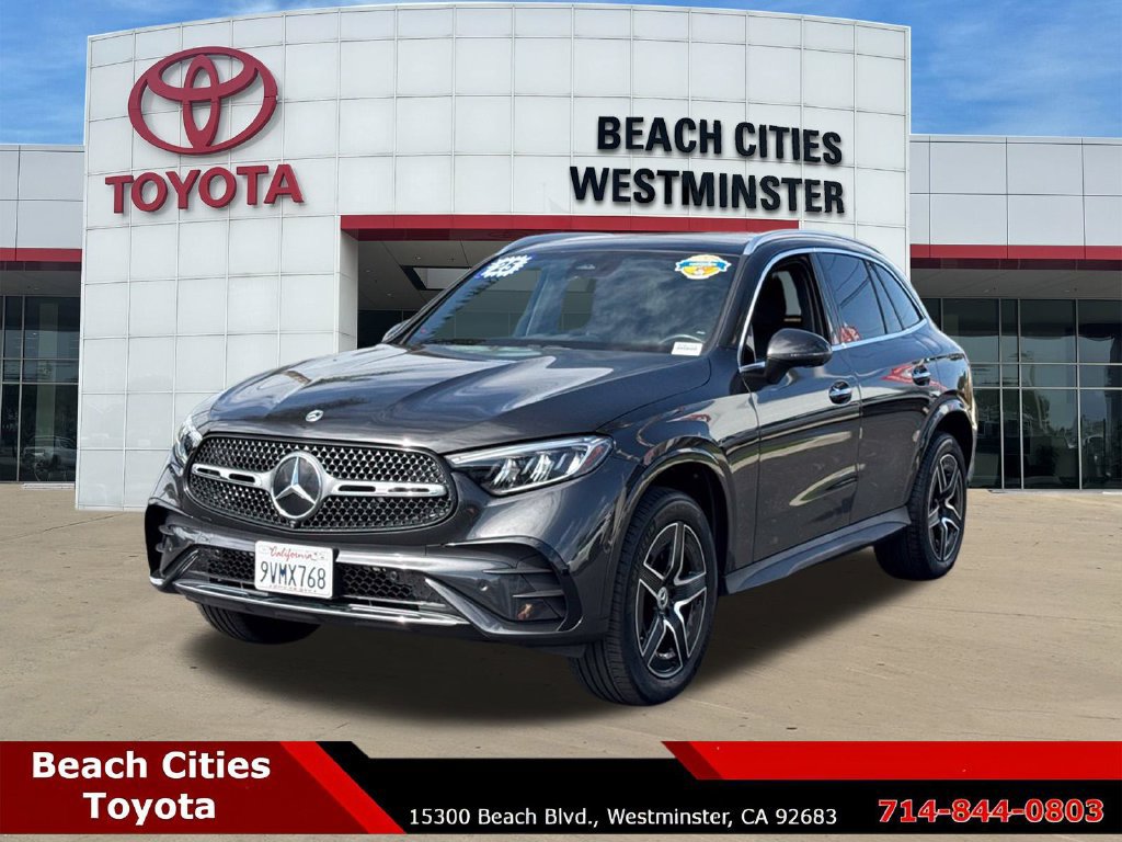 Used 2025 Mercedes-Benz GLC 300 4MATIC image 6