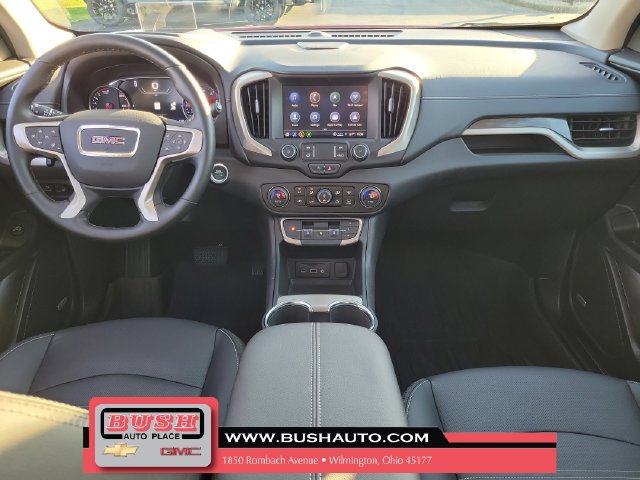 Used 2024 GMC Terrain Denali w/ Denali Premium Package AWD/4WD image 9