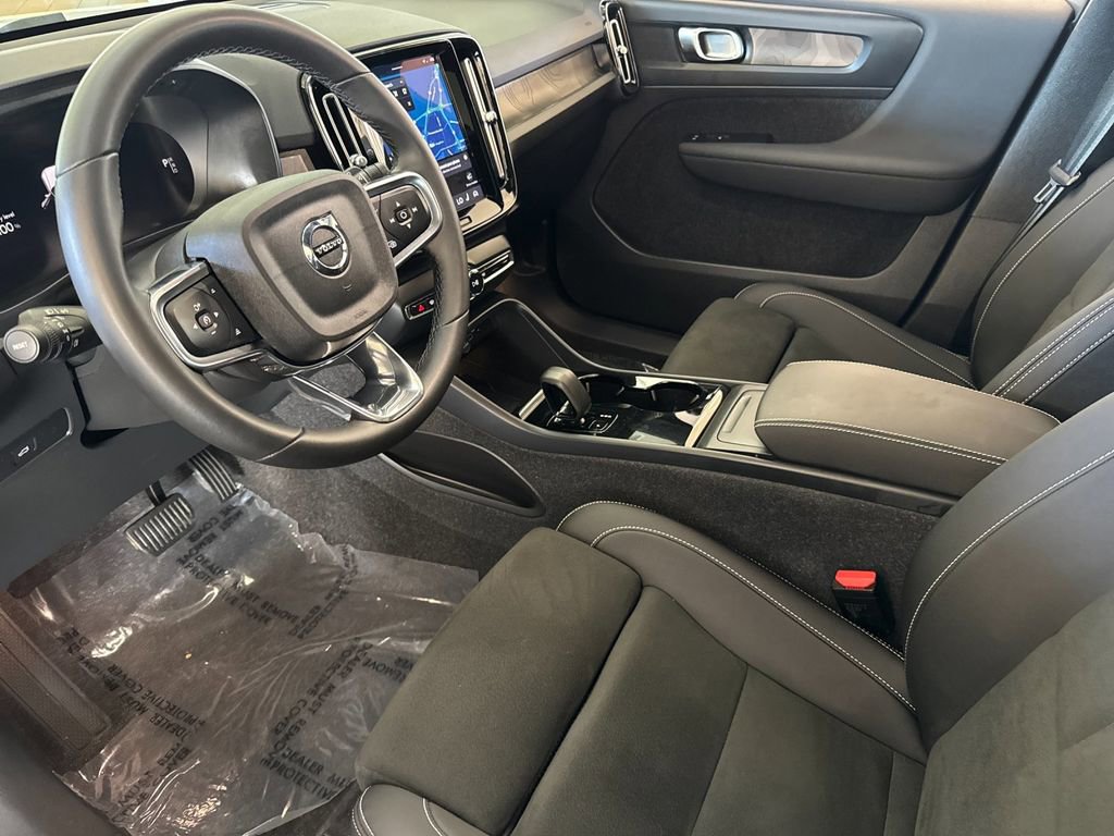 Certified 2023 Volvo XC40 Recharge Plus image 9