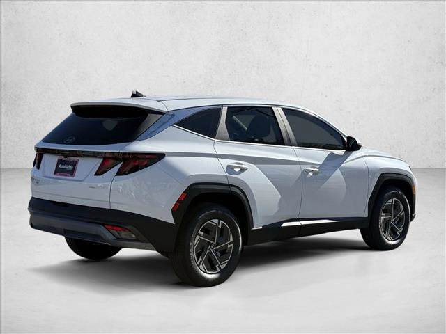 New 2026 Hyundai Tucson Blue SE image 2