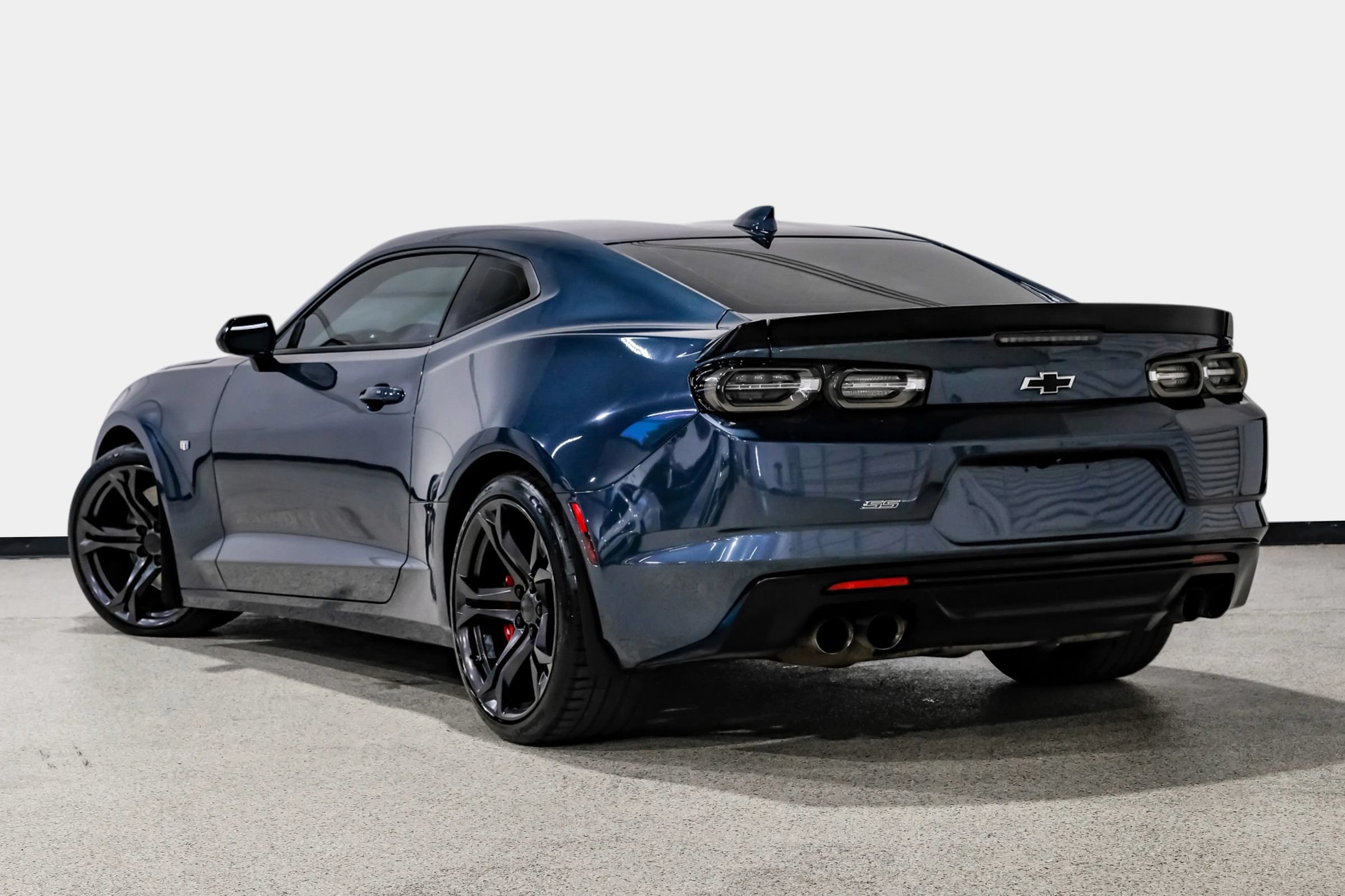 Used 2019 Chevrolet Camaro SS RWD image 8