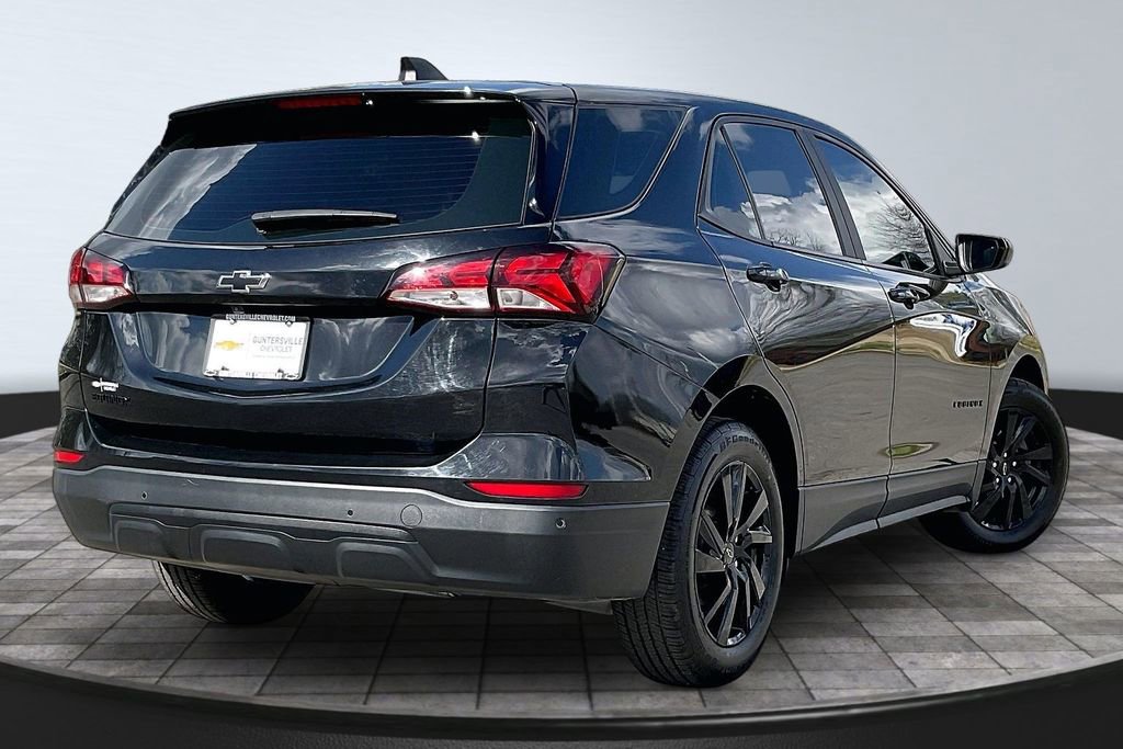 Used 2023 Chevrolet Equinox LS w/ Midnight Edition image 2