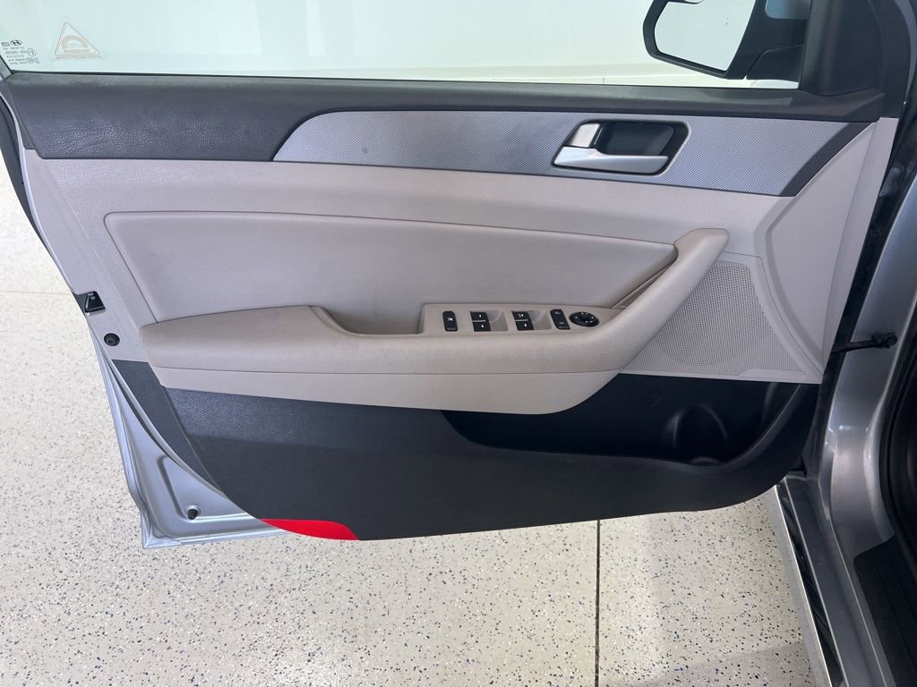 Used 2016 Hyundai Sonata SE image 19