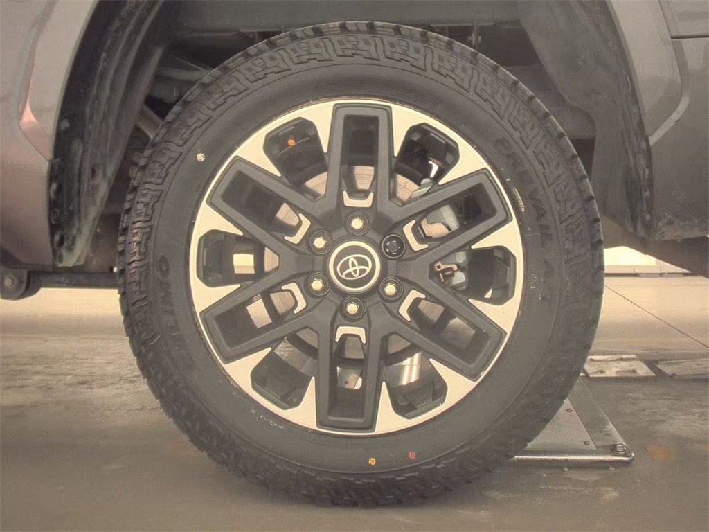Used 2024 Toyota Tundra Limited image 13
