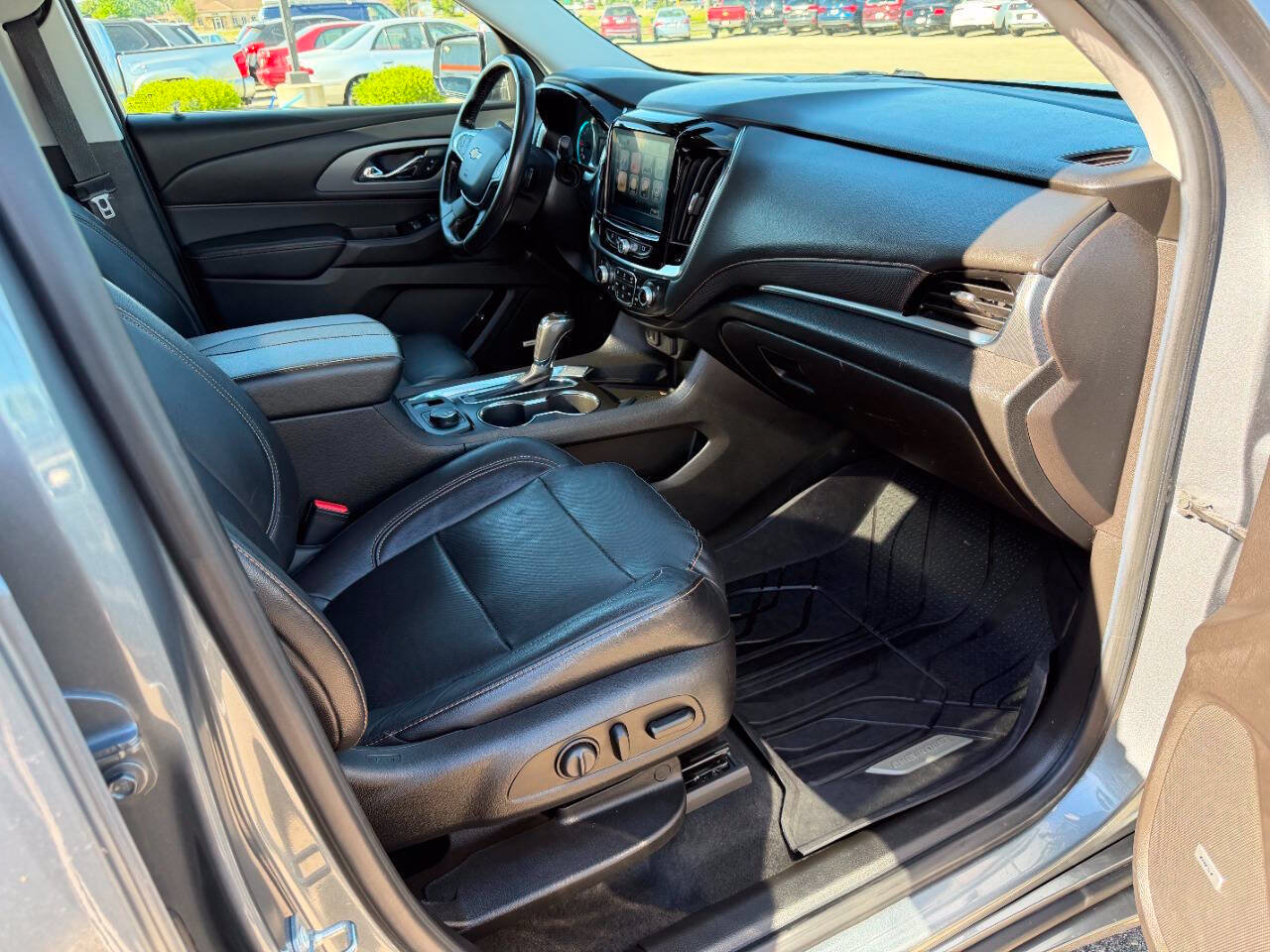 Used 2018 Chevrolet Traverse Premier w/ LPO, Floor Liner Package AWD/4WD image 16