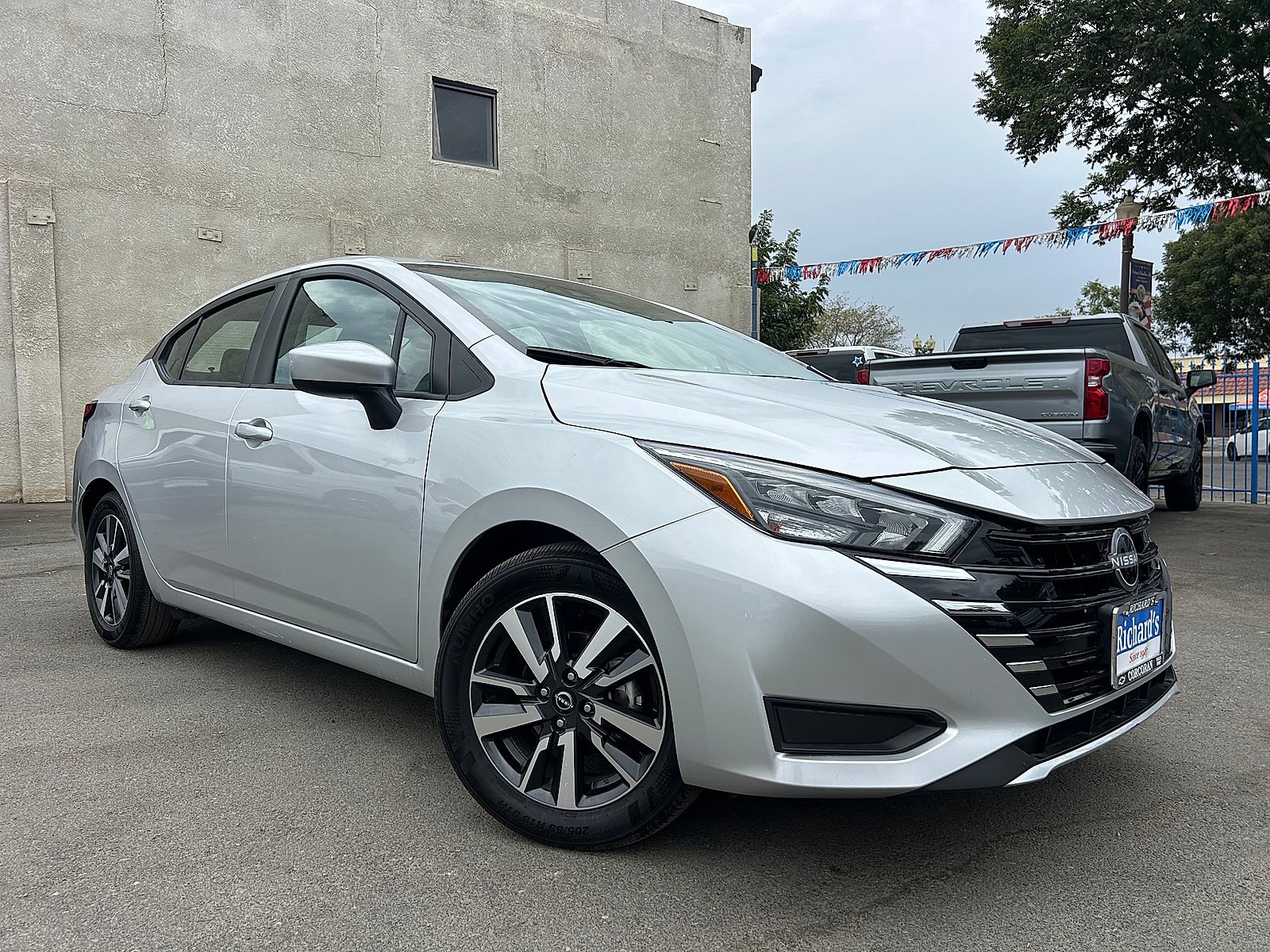 Used 2025 Nissan Versa SV FWD video 1