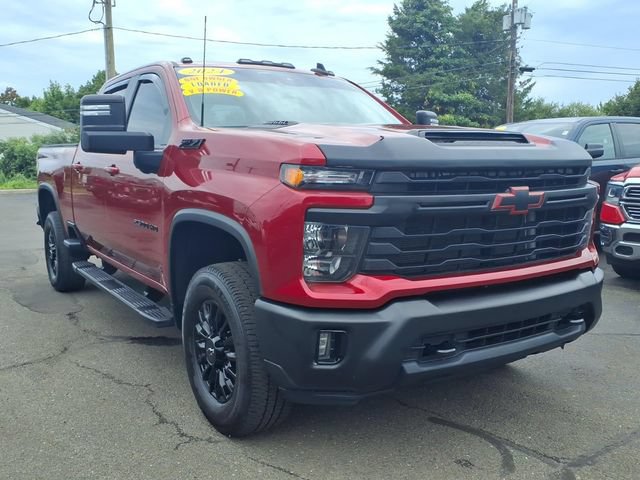 Used 2024 Chevrolet Silverado 2500 LT AWD/4WD image 3