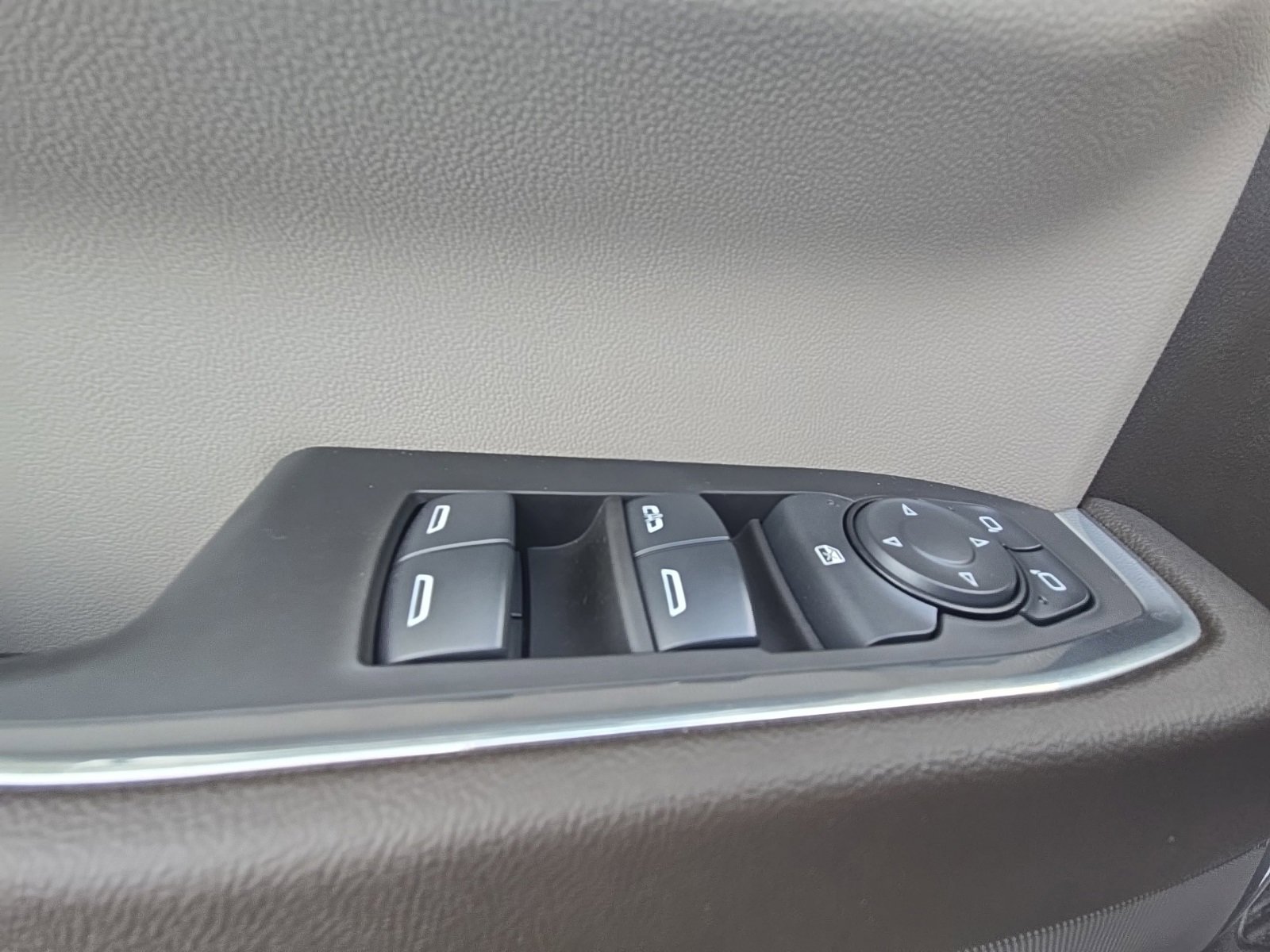 Used 2025 Chevrolet Silverado 2500 LT image 32