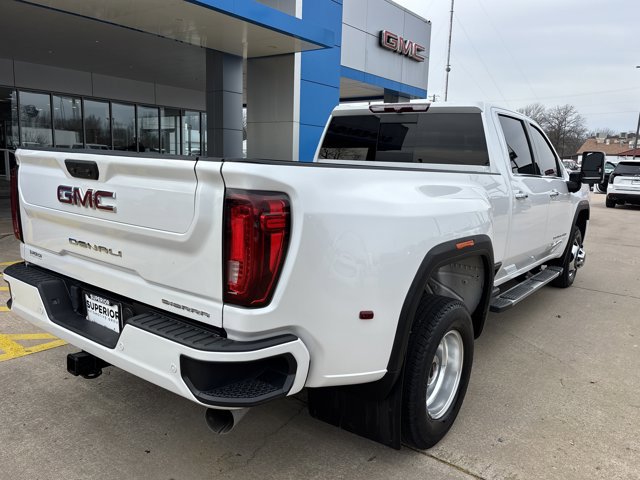 Used 2023 GMC Sierra 3500 Denali image 3