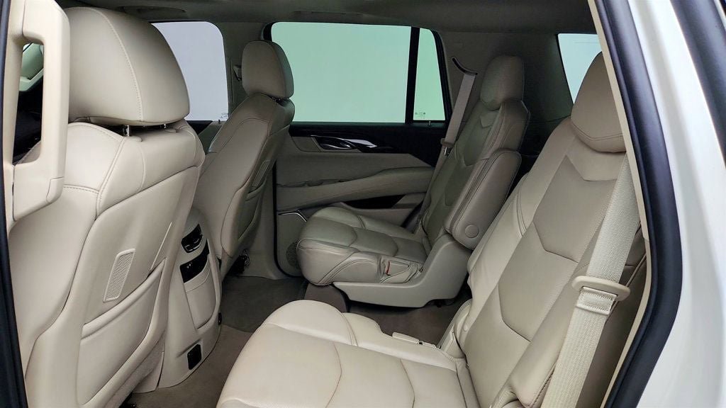 Used 2015 Cadillac Escalade Luxury AWD/4WD image 23