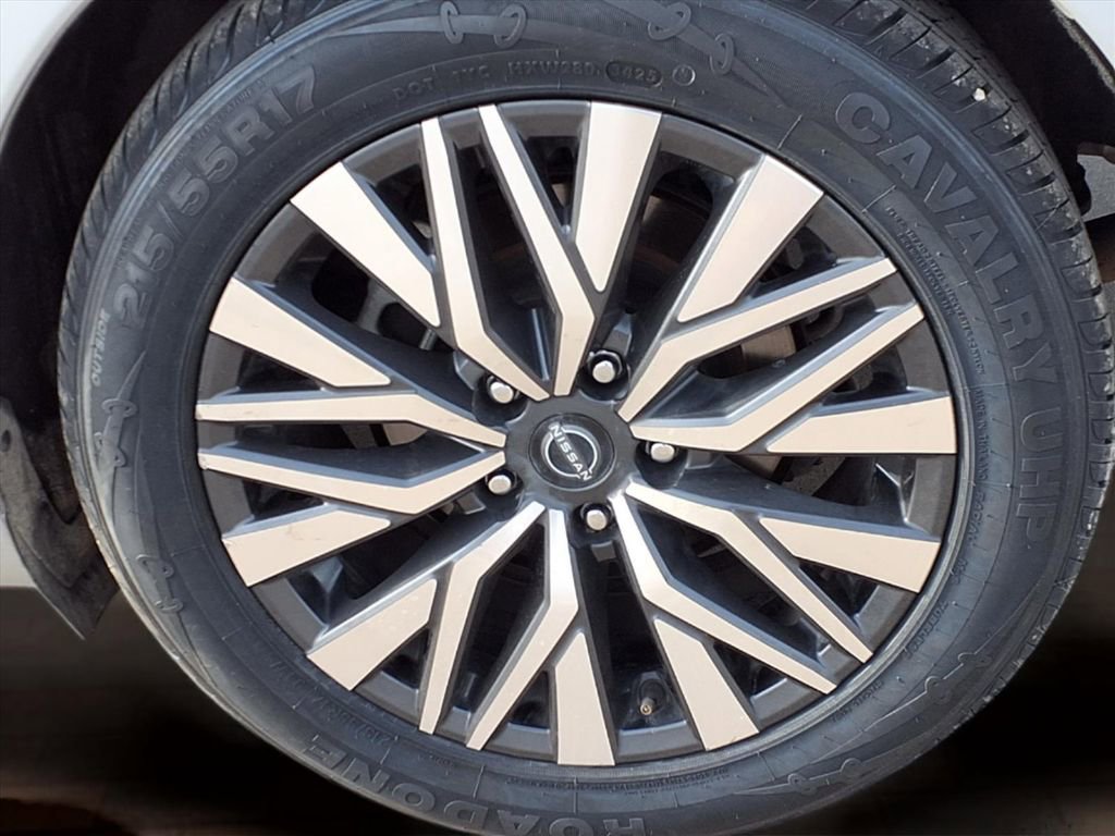 Used 2024 Nissan Altima 2.5 SV FWD image 32