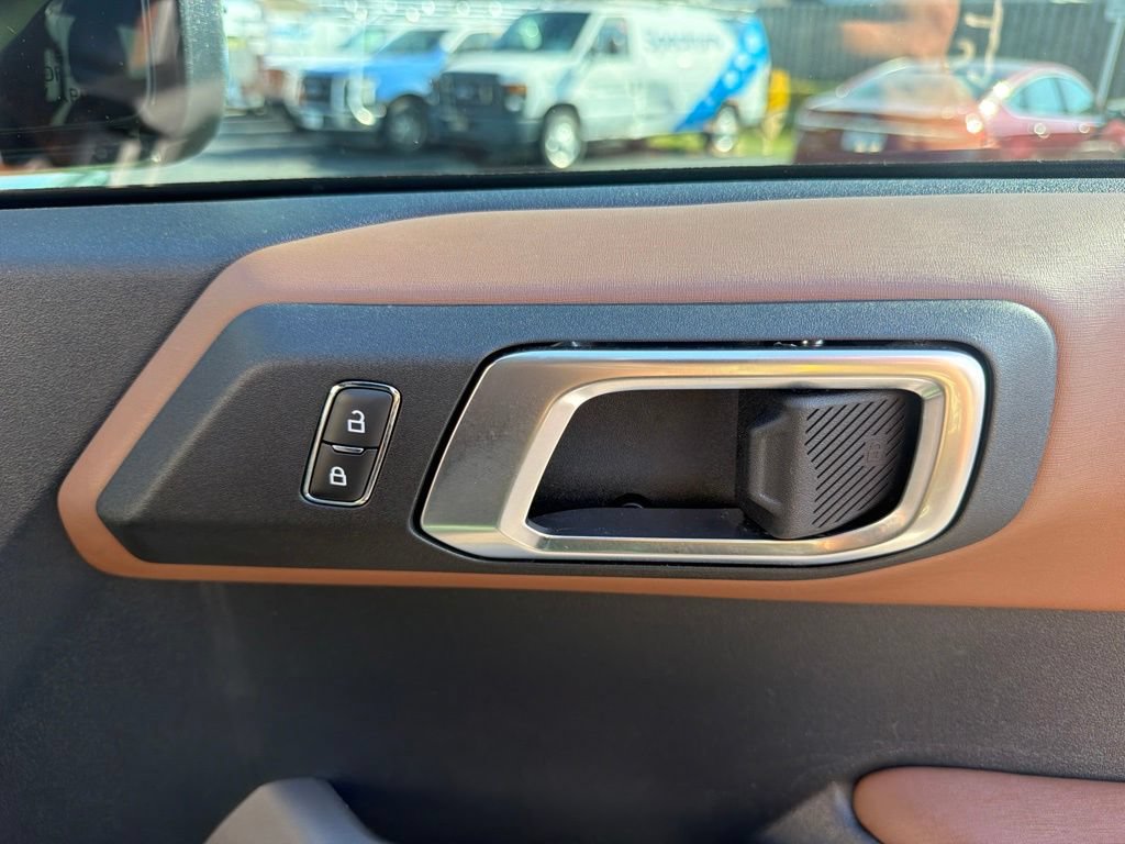 Used 2023 Ford Bronco Outer Banks AWD/4WD image 40