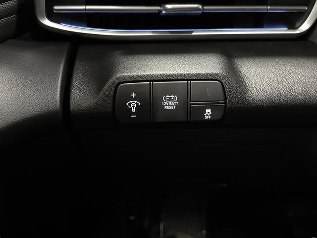 Used 2024 Hyundai Elantra Limited image 24