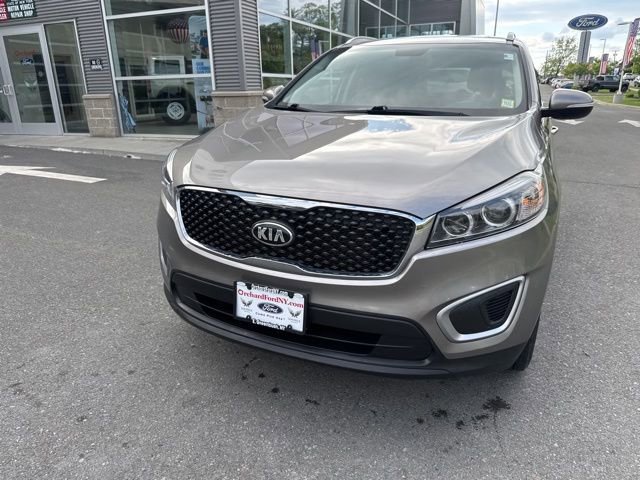 Used 2016 Kia Sorento AWD w/ LX Convenience Package image 3