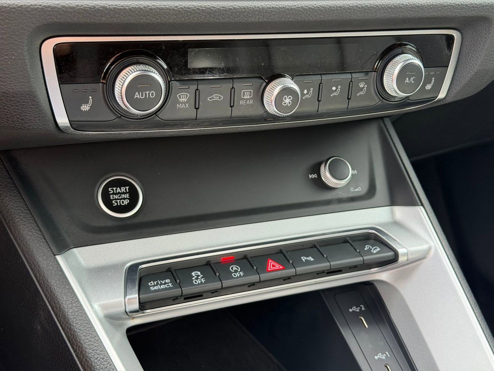 Used 2022 Audi Q3 2.0T Premium w/ Convenience Package image 19