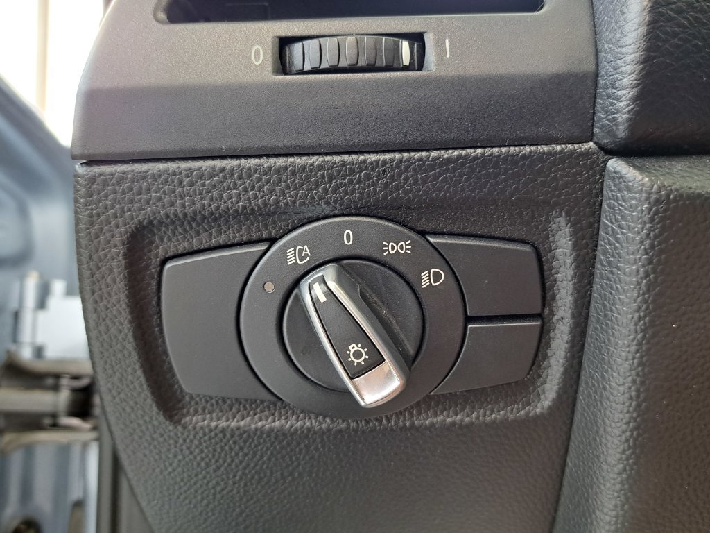 Used 2012 BMW 135i Convertible RWD image 12
