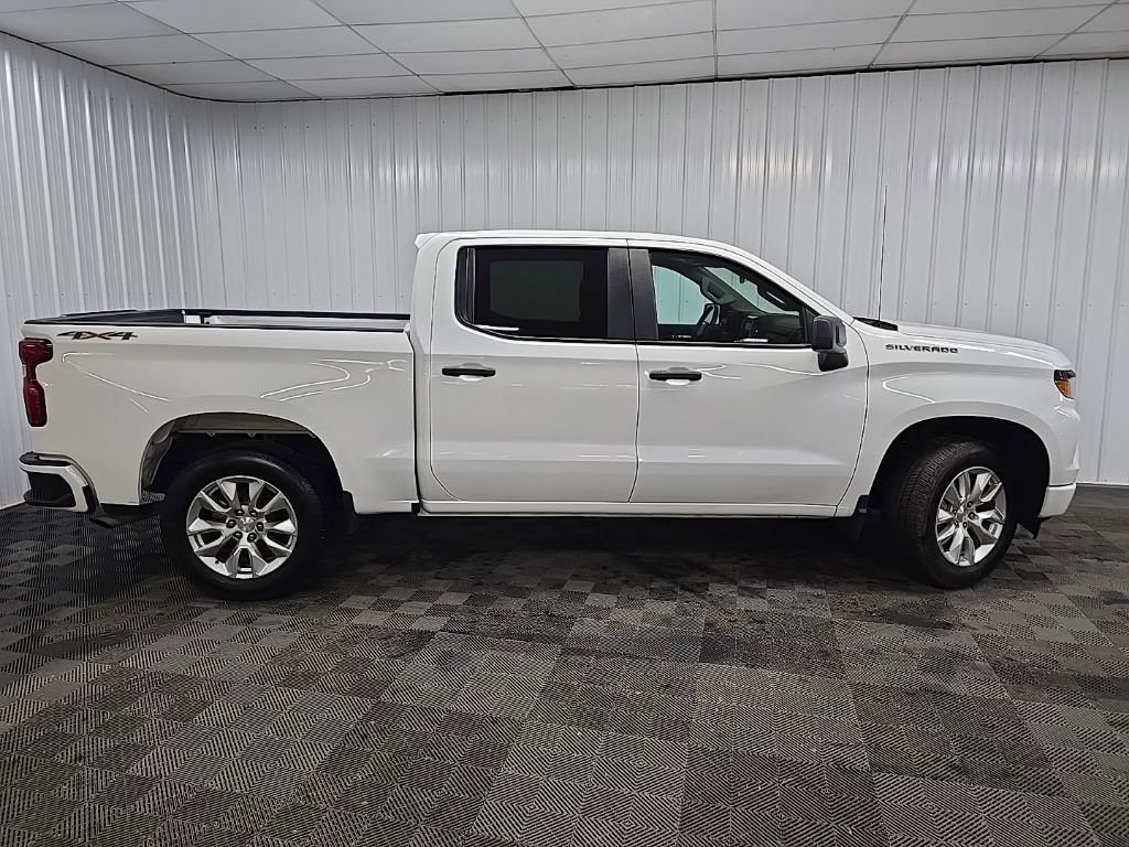 Used 2024 Chevrolet Silverado 1500 Custom image 2