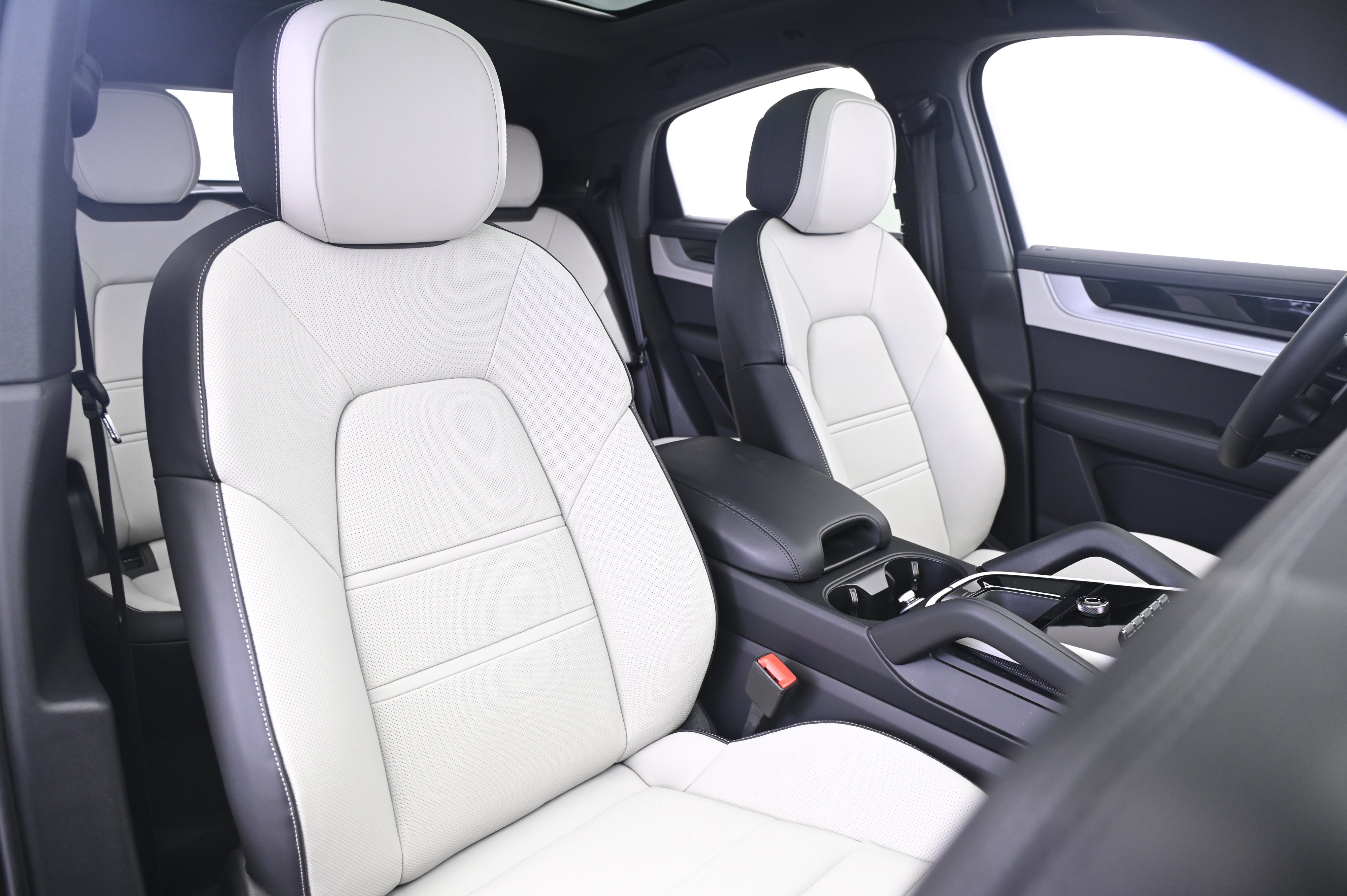 Certified 2026 Porsche Cayenne S AWD/4WD image 24
