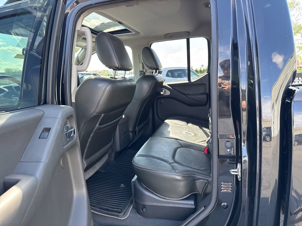 Used 2020 Nissan Frontier PRO-4X w/ Pro-4x Utility Package AWD/4WD image 35