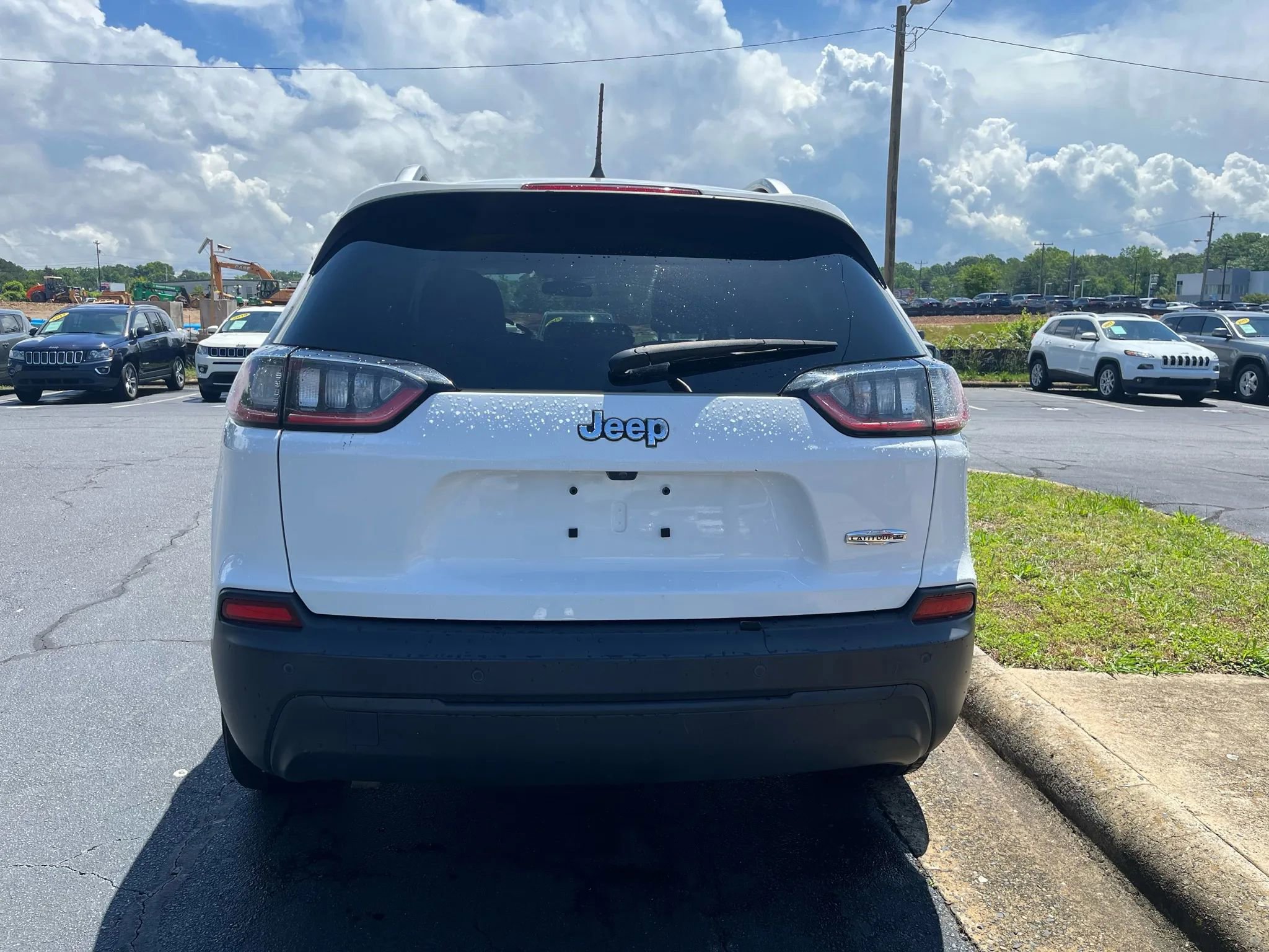 Used 2020 Jeep Cherokee Latitude Plus image 6