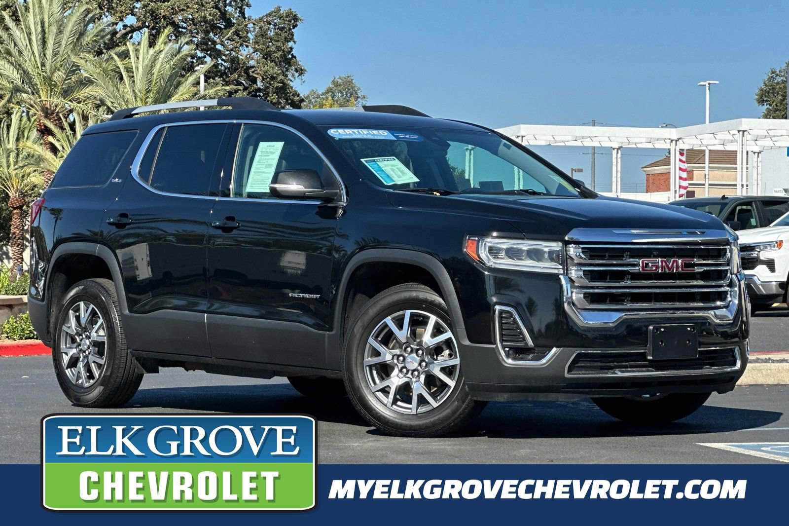 Certified 2023 GMC Acadia SLT image 1