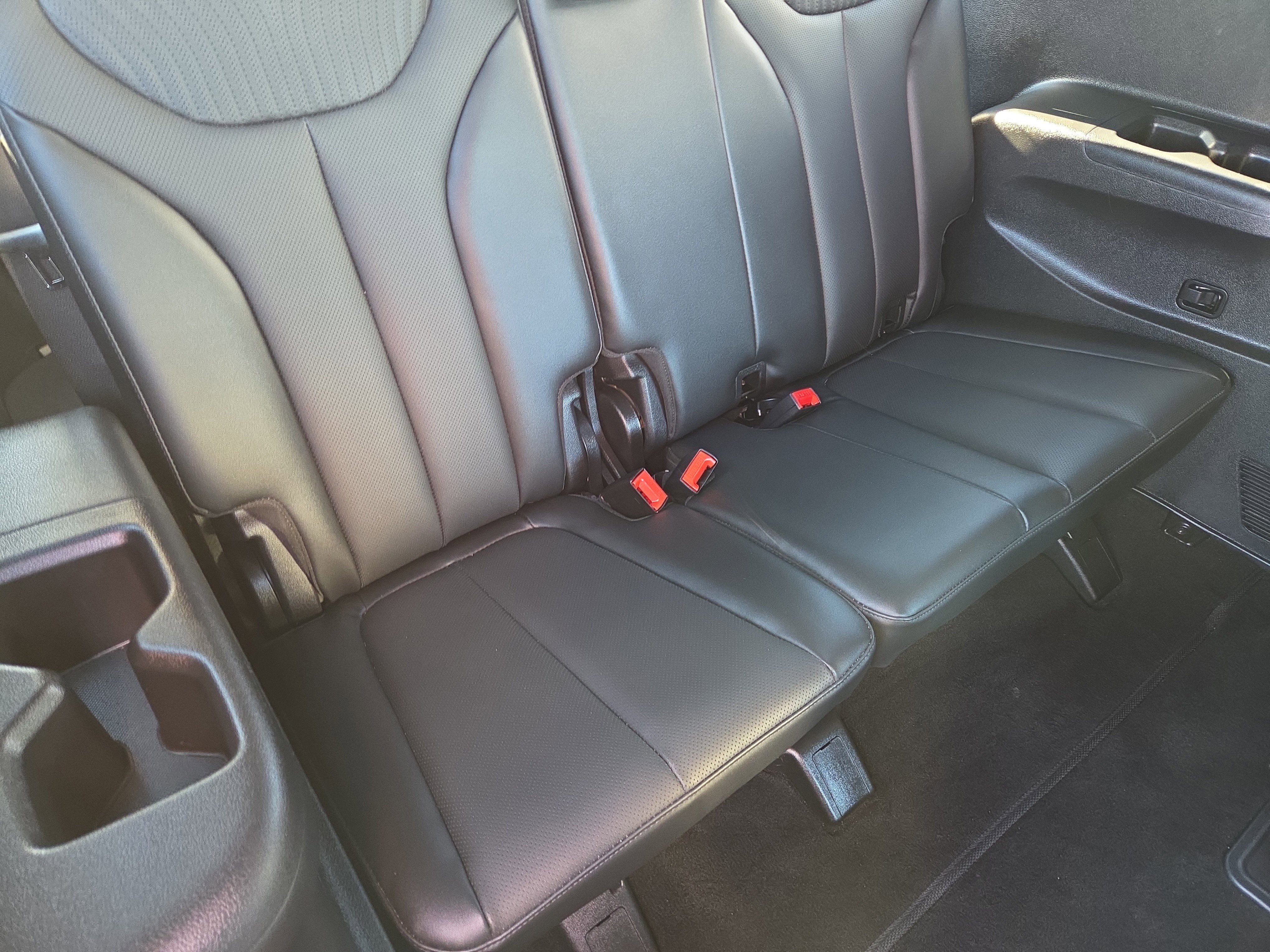 Used 2024 Hyundai Palisade Calligraphy image 21