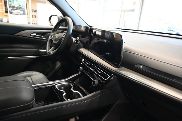 New 2027 Chevrolet Traverse LT w/ LPO, Floor Liner Package AWD/4WD image 14