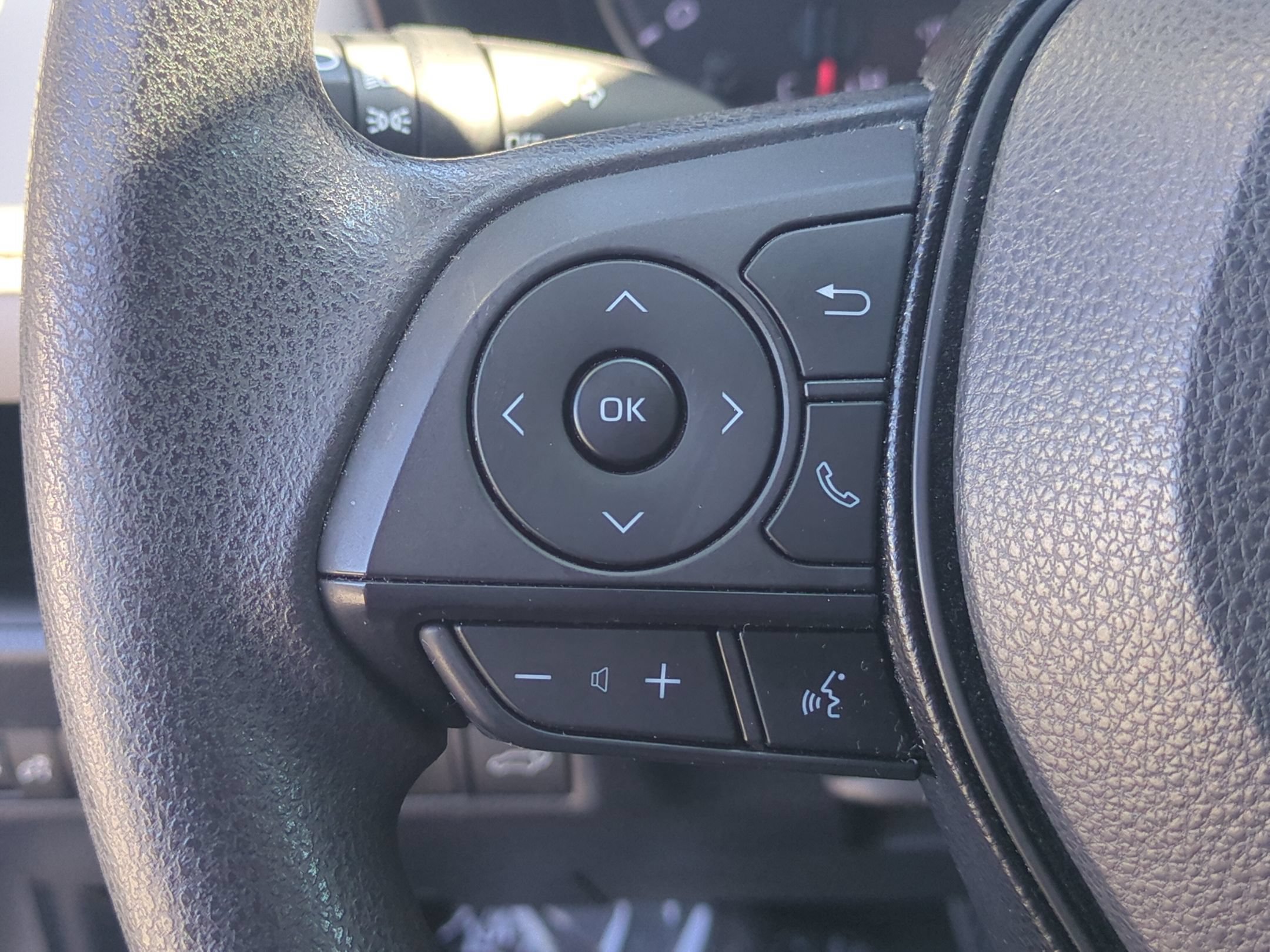 Used 2019 Toyota RAV4 XLE FWD image 15