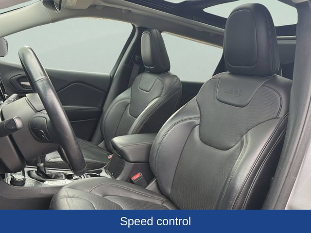 Used 2019 Jeep Cherokee Limited AWD/4WD image 16