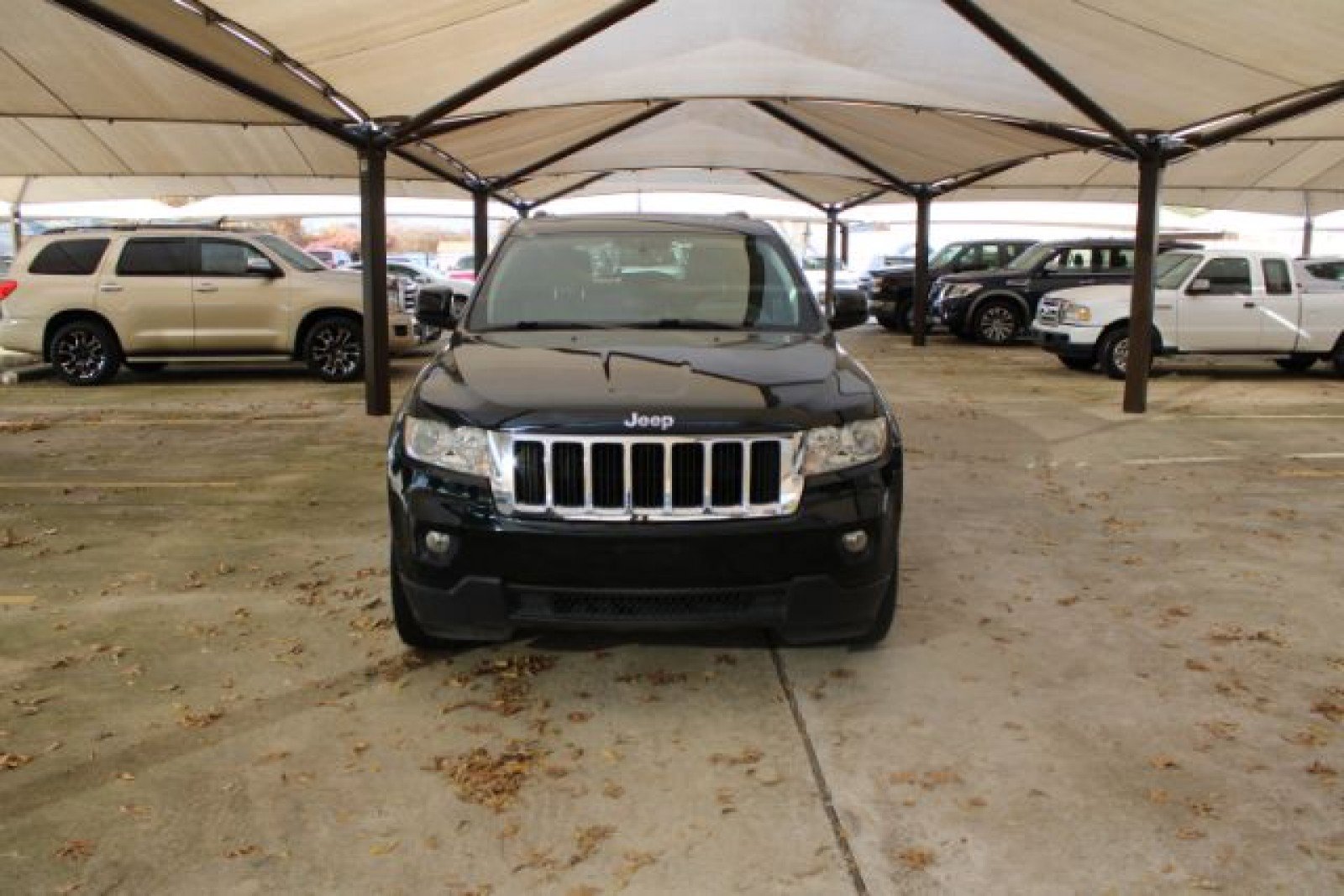 Used 2012 Jeep Grand Cherokee Laredo image 2