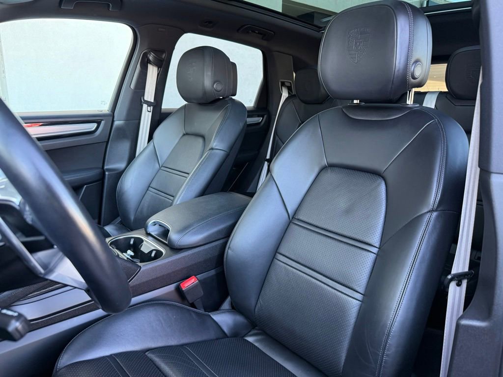 Used 2023 Porsche Cayenne S image 13