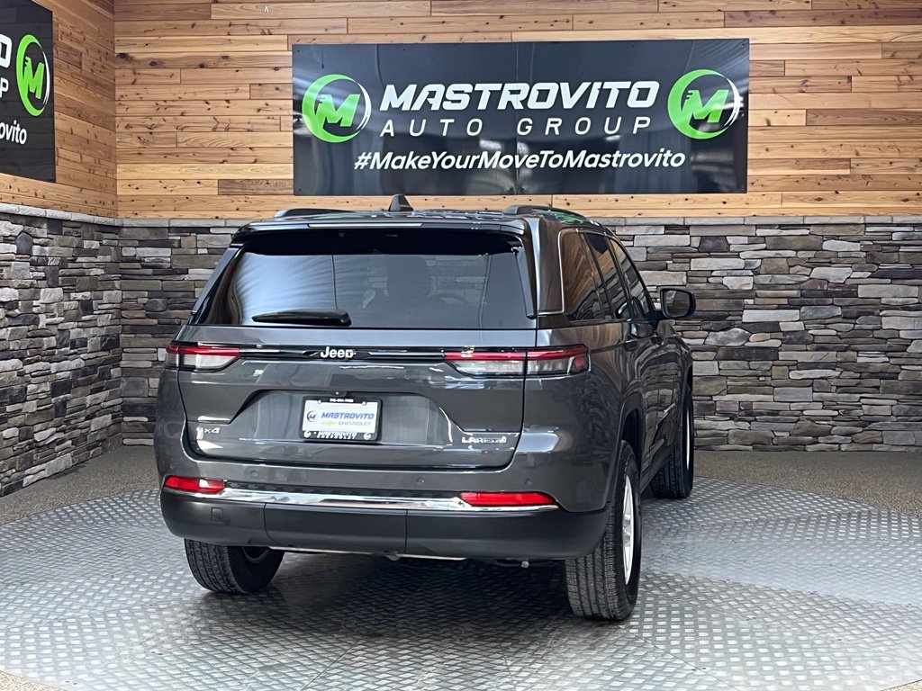 Used 2023 Jeep Grand Cherokee Laredo w/ Luxury Tech Group I AWD/4WD image 17