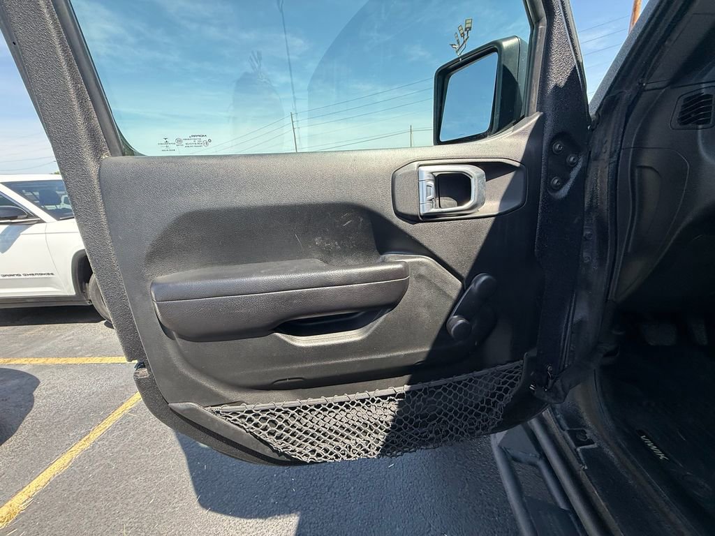 Used 2018 Jeep Wrangler Unlimited Sport image 11