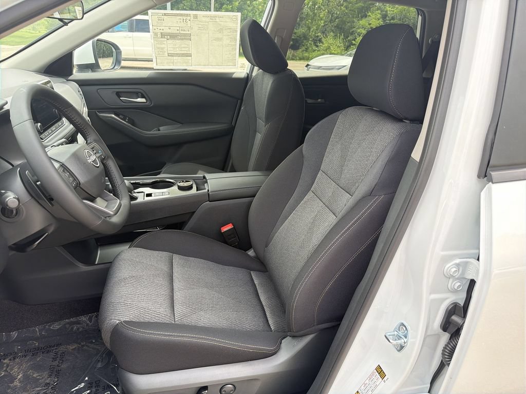 New 2026 Nissan Rogue SV w/ Cold Weather Package AWD/4WD image 19