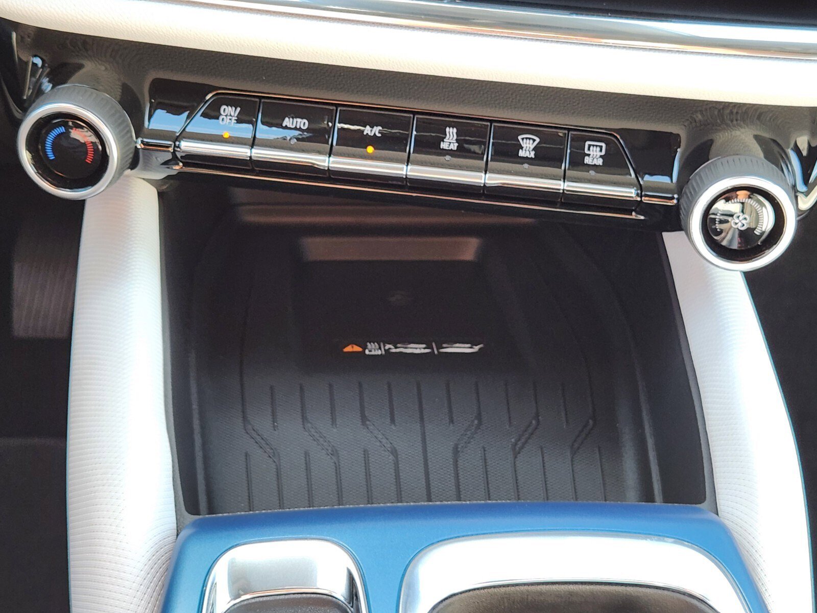 New 2026 Chevrolet Equinox EV LT image 14