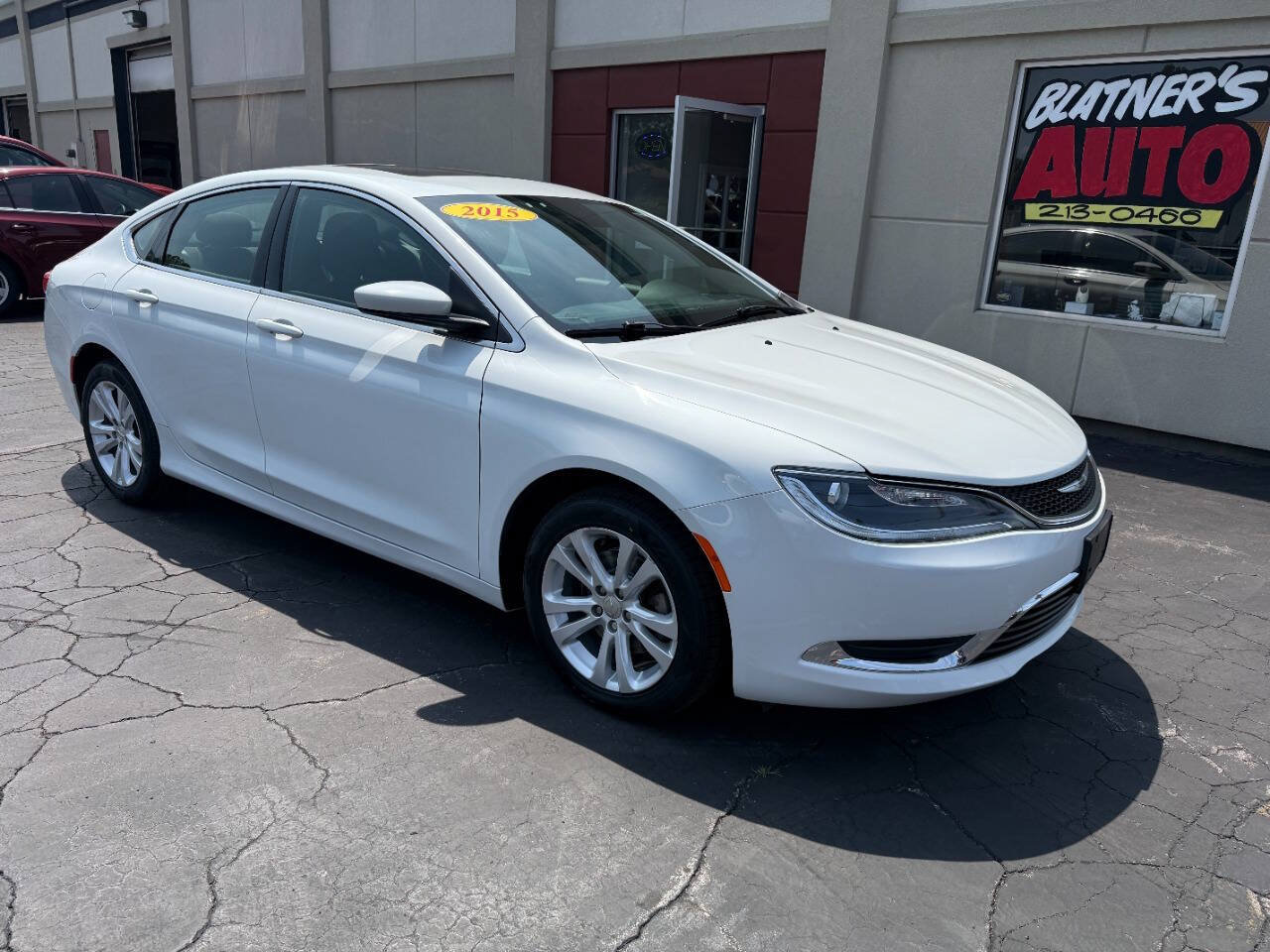 Used 2015 Chrysler 200 Limited w/ Convenience Group FWD image 1