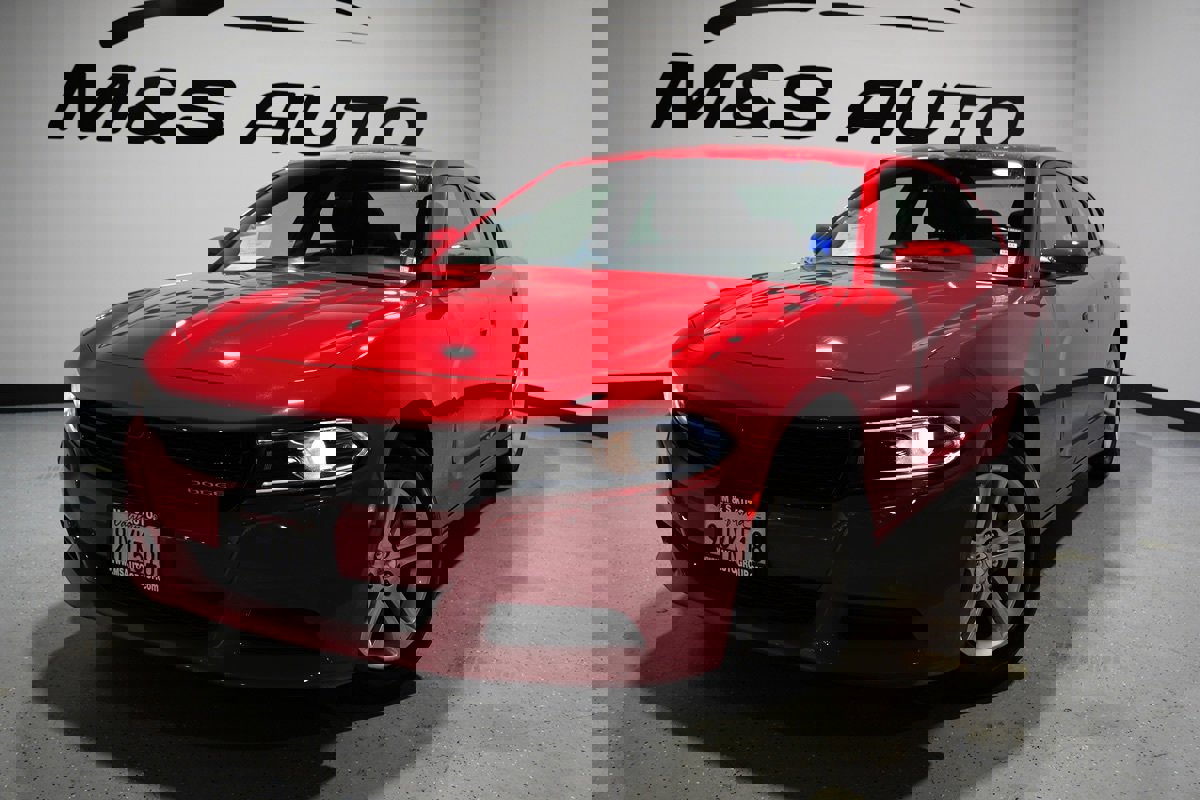 Used 2022 Dodge Charger SXT image 2