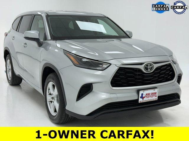 Used 2023 Toyota Highlander L FWD image 2