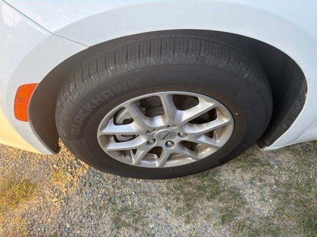 Used 2023 Chrysler Pacifica Touring-L FWD image 3