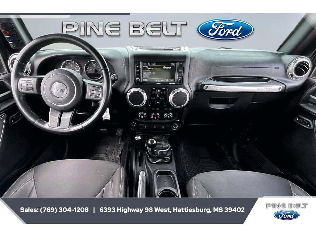 Used 2015 Jeep Wrangler Unlimited Sahara w/ Connectivity Group image 13